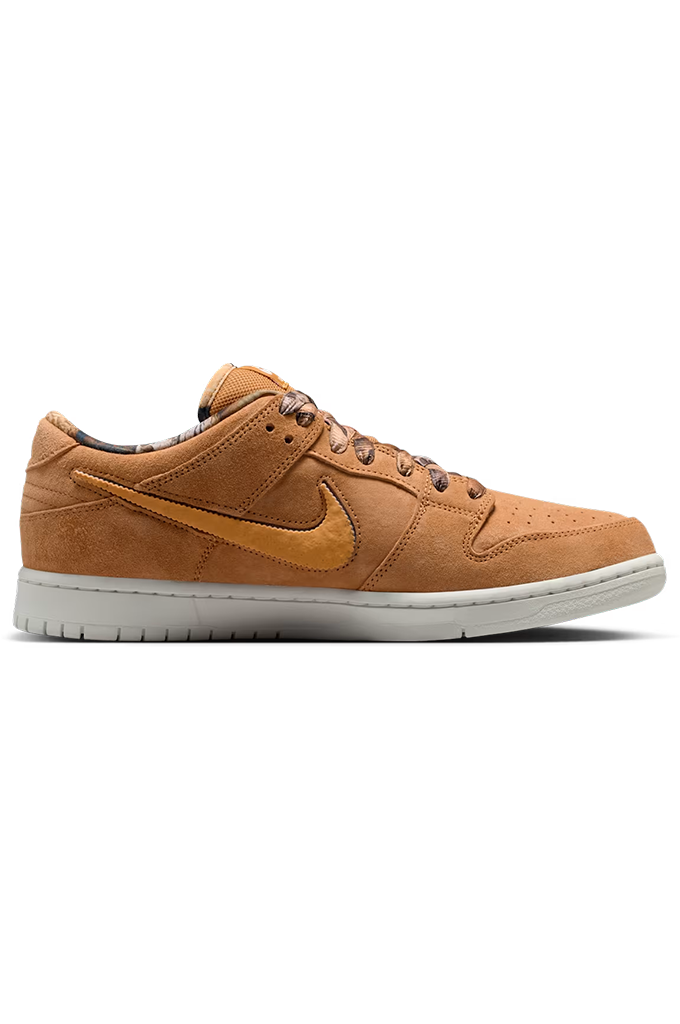 Nike SB x NOTE Manchester Dunk Low Pro Skate Shoes