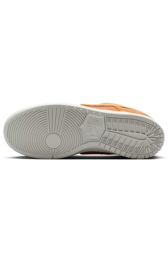 Nike SB x NOTE Manchester Dunk Low Pro Skate Shoes