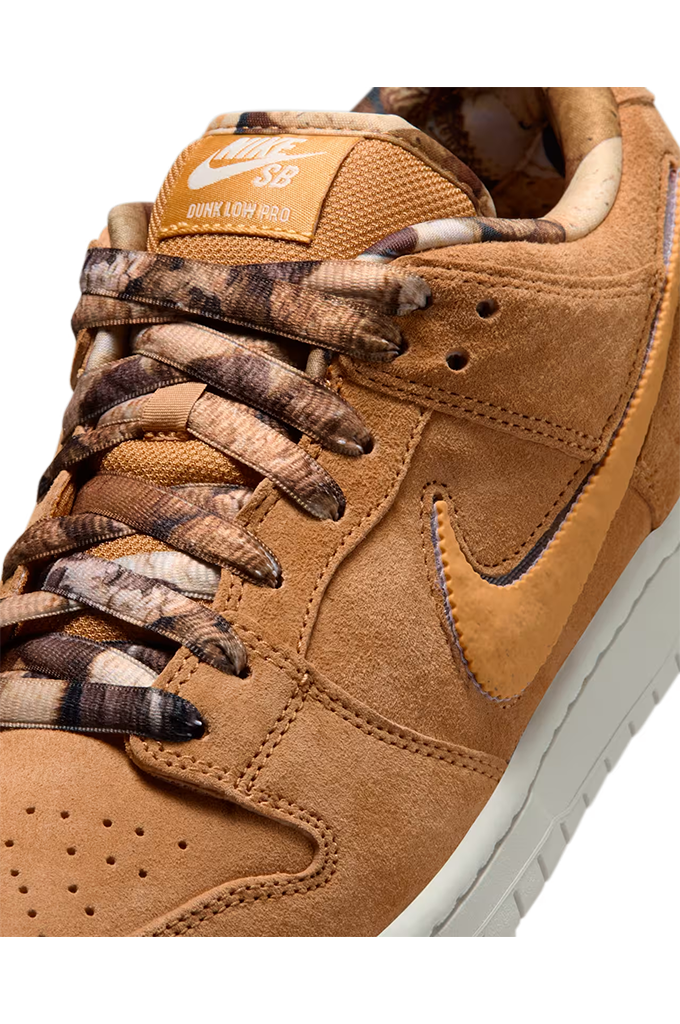 Nike SB x NOTE Manchester Dunk Low Pro Skate Shoes