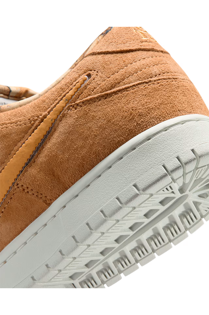 Nike SB x NOTE Manchester Dunk Low Pro Skate Shoes