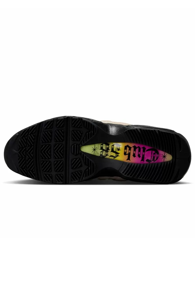 Nike SB Air Max 95 'Club 58'
Shoe in Sail and Laser Orange on white background