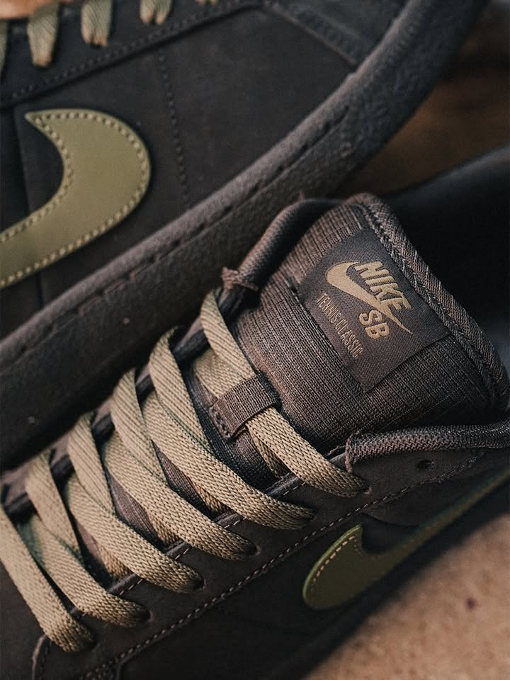 Nike SB Zoom Tennis Classic Skate Shoes (Deep Pewter/Medium Olive)