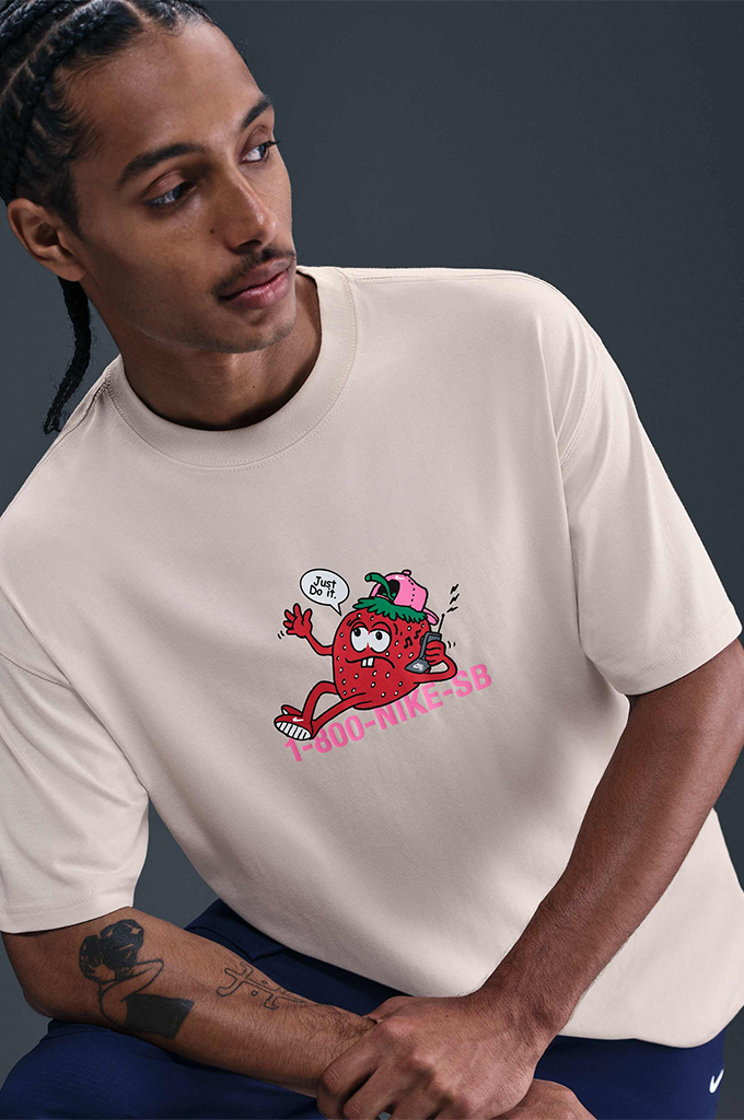 Nike SB Max90 Flip Phone Skate Tee