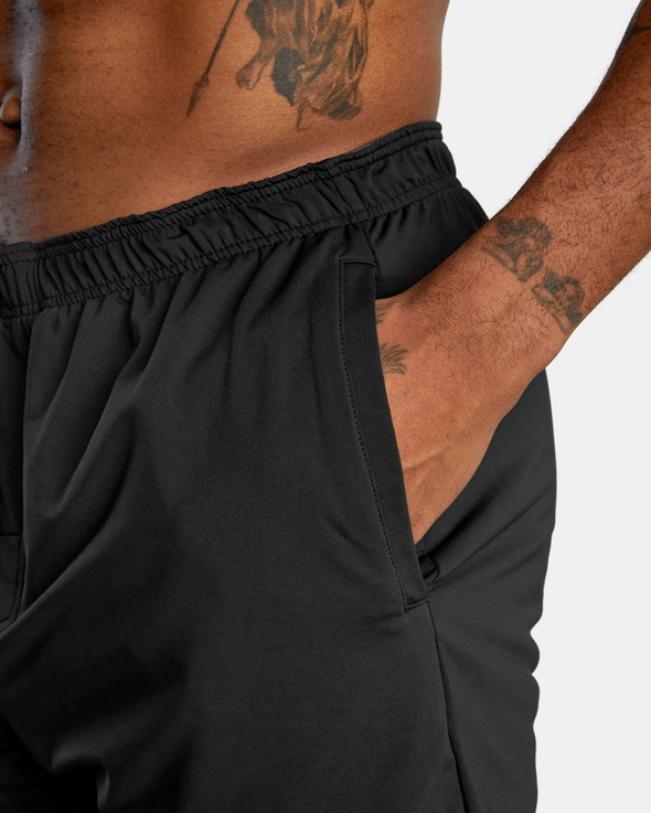 RVCA Trainer Elastic Walkshorts 17"
